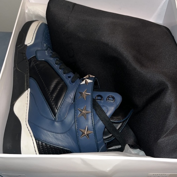 Men Givenchy High Top Sneaker - Picture 3 of 9